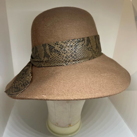 Vintage Neumann-Endler wool hat